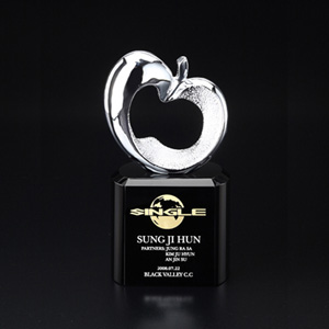 블랙크리스탈 크롬트로피BT007