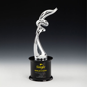 블랙크리스탈 크롬트로피BA002